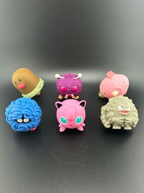 Set of 6 Vintage Burger King pokemon spinners 1999